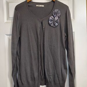 Old Navy Gray Cardigan with Floral Accents. Size XL. EUC